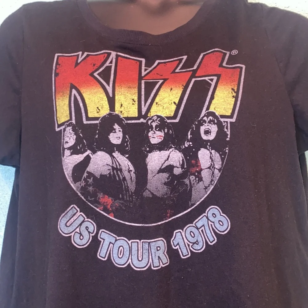 Kiss t-shirt with tulle bottom.  2XL.  Great condition. - Picture 2 of 5